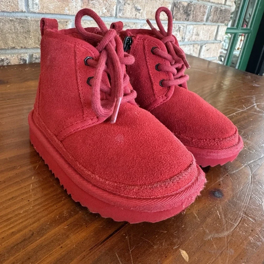 TODDLER'S UGG NEUMEL II – COZY SUEDE CHUKKA WITH ALL-DAY COMFORT 8 sz